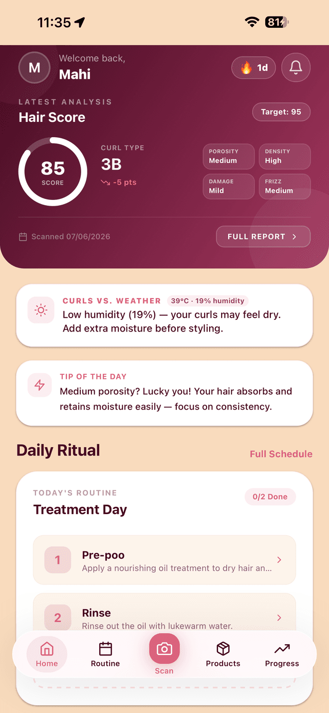 Curltine home screen showing Curl Score, curl type, and wash-day tips